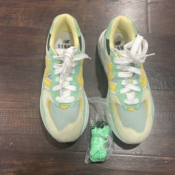 New Balance x Staud Collab size 7.5 lime/yellow - Picture 2 of 7